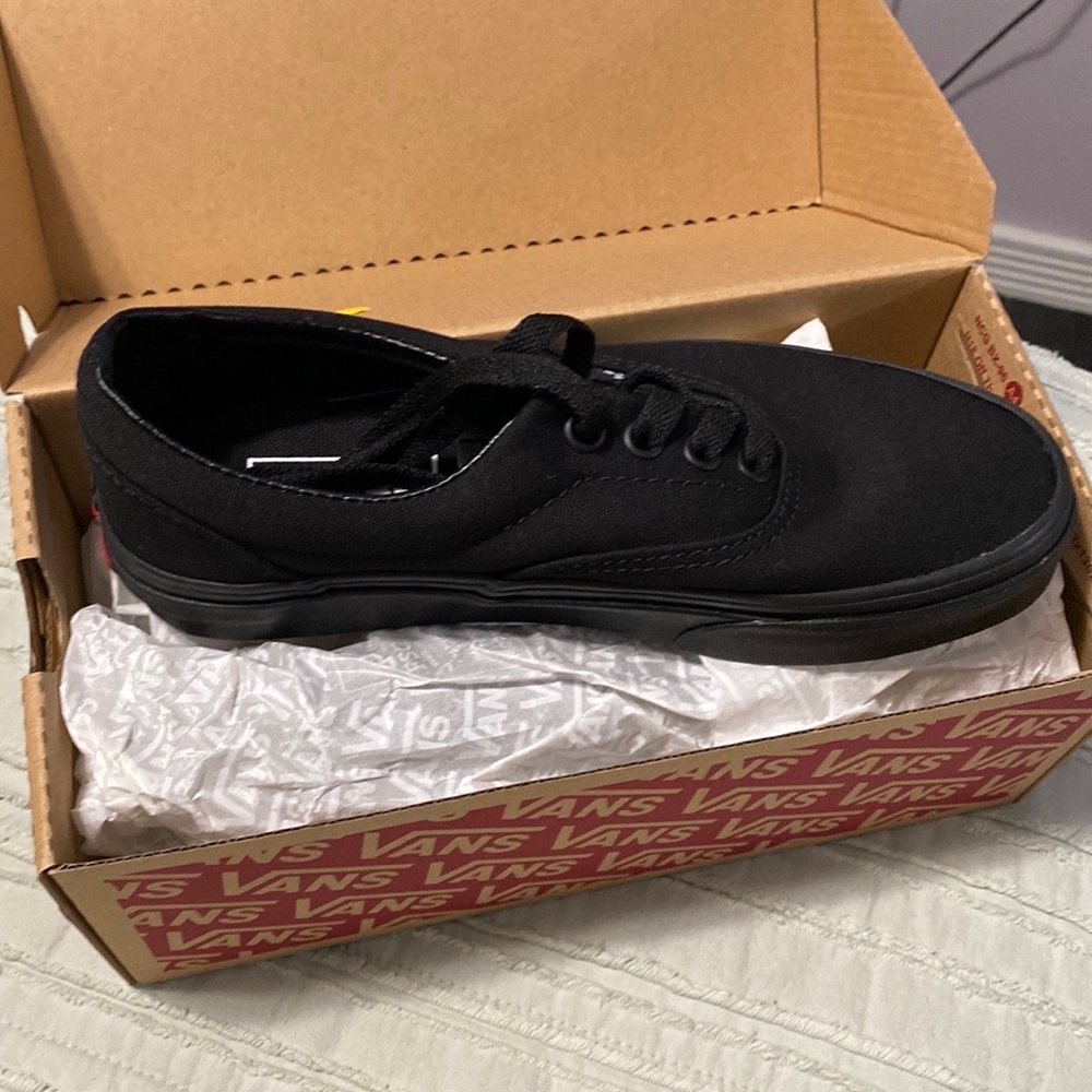 Black/black Vans US Women 5.5